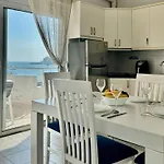 Robin Sea View * ساراندا