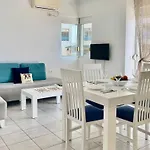 Robin Sea View * ساراندا