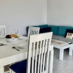 Robin Sea View شقة