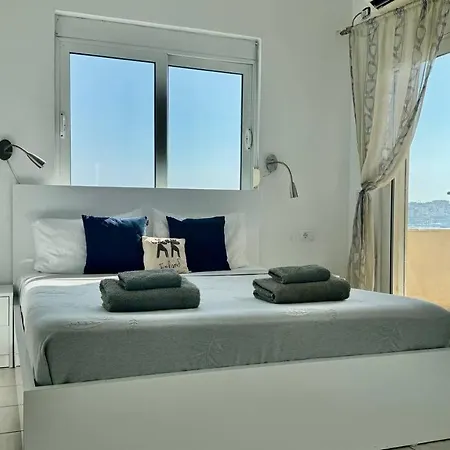 Robin Sea View Apartmán